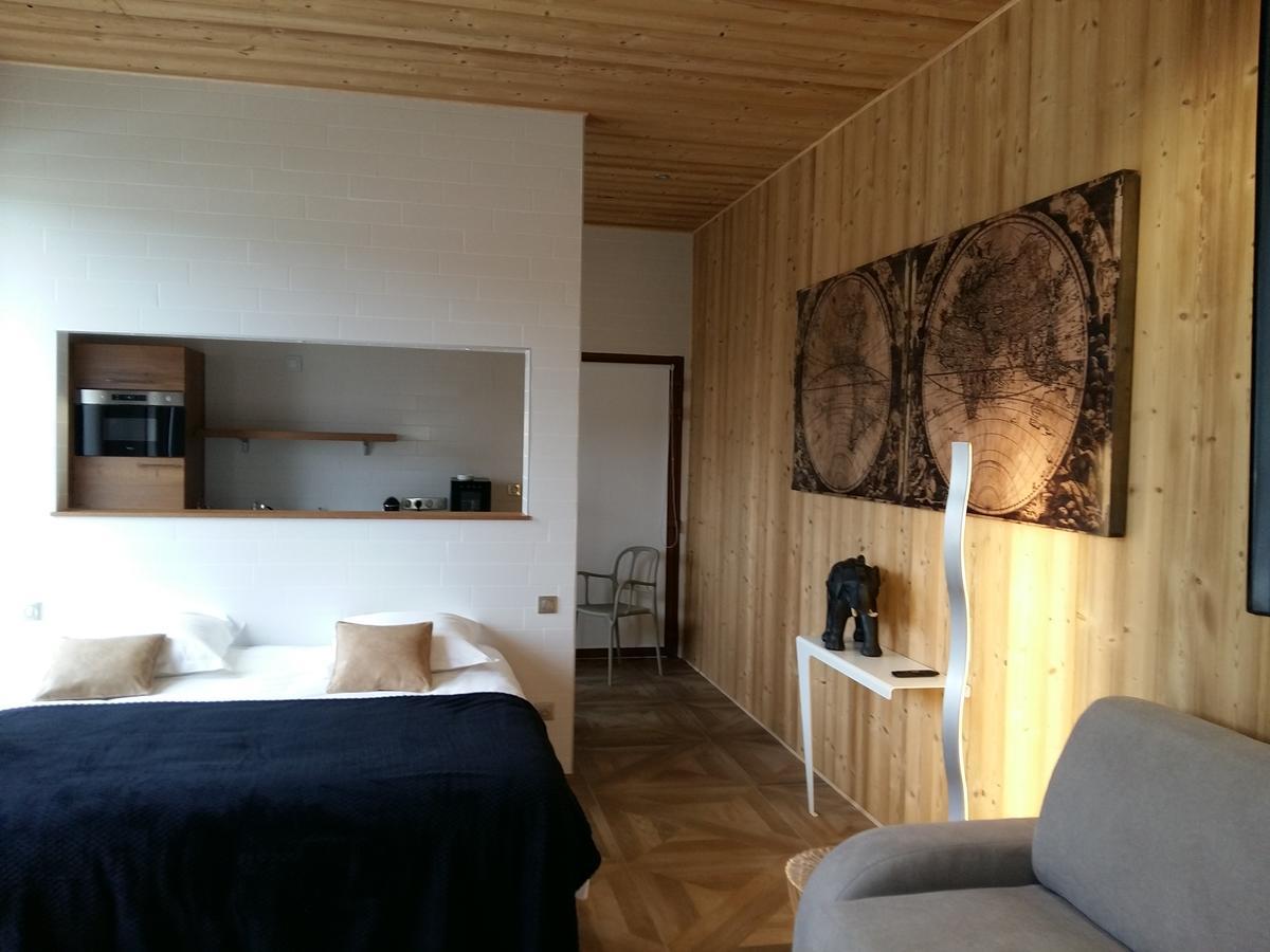 What Else Hotel Saint-Vulbas Buitenkant foto